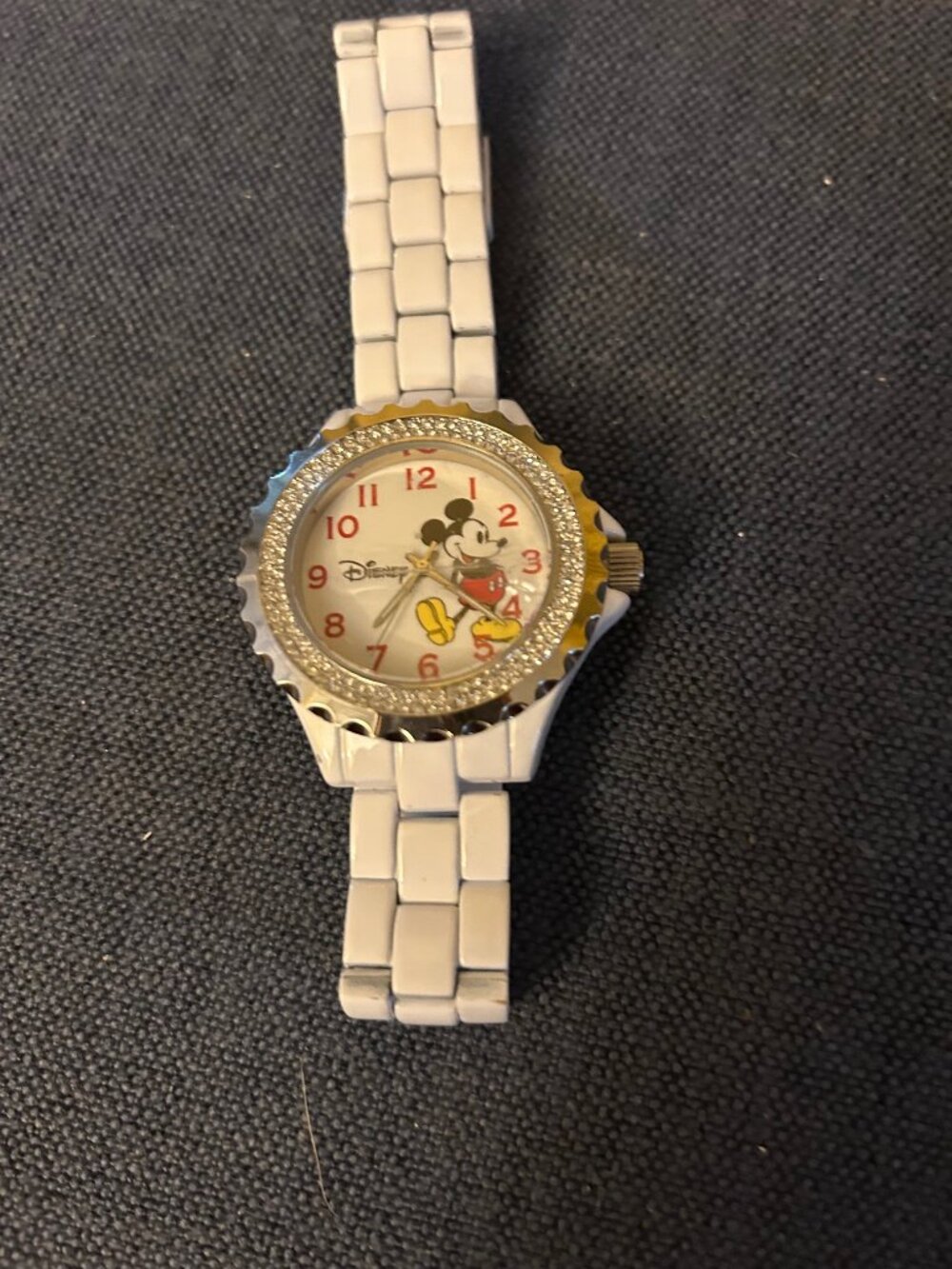 Disney Minnie Mouse Woman's Watch   White band  Crystal Bezel    works  new batt